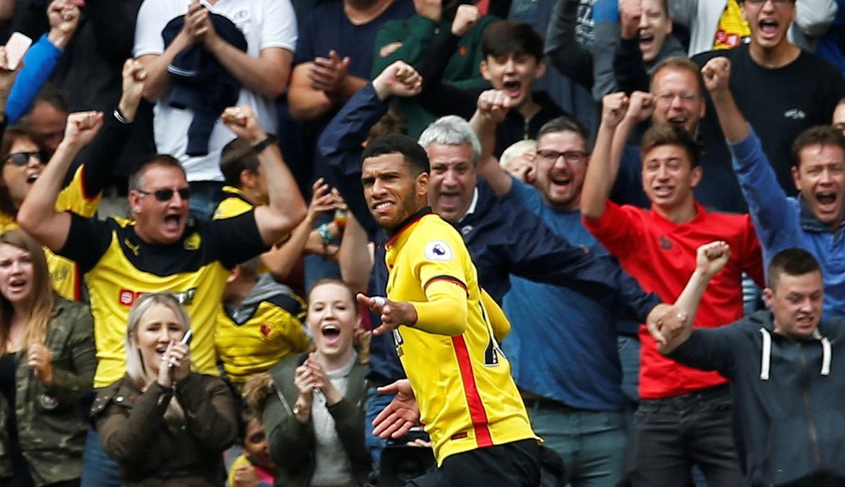 Ekspresi pemain Watford, Etienne Capoue, setelah mencetak gol pertama ke gawang Manchester United dalam laga Premier League di Stadion Vicarage Road, Minggu (18/9/2016). (Action Images via Reuters/Andrew Couldridge)