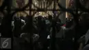 Umat kristiani mengikuti misa Natal di Gereja Katedral, Jakarta, Kamis (24/12). Perayaan Natal 2015 mengangkat tema "Hidup Bersama Sebagai Keluarga Allah". (Liputan6.com/Faizal Fanani)