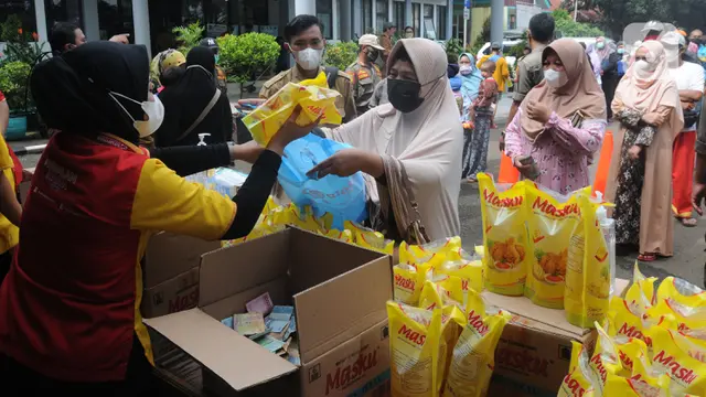Operasi Pasar Minyak Goreng di Pamulang