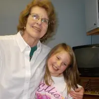 Anak ini merayakan ulangtahunnya di rumah perawatan tempat sang nenek menjalani pemulihan. (Foto: hufffingtonpost.com)