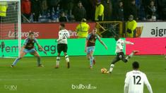 Berita video highlights Premier League antara Burnley Vs Liverpool 1-2. This video is presented by Ballball.