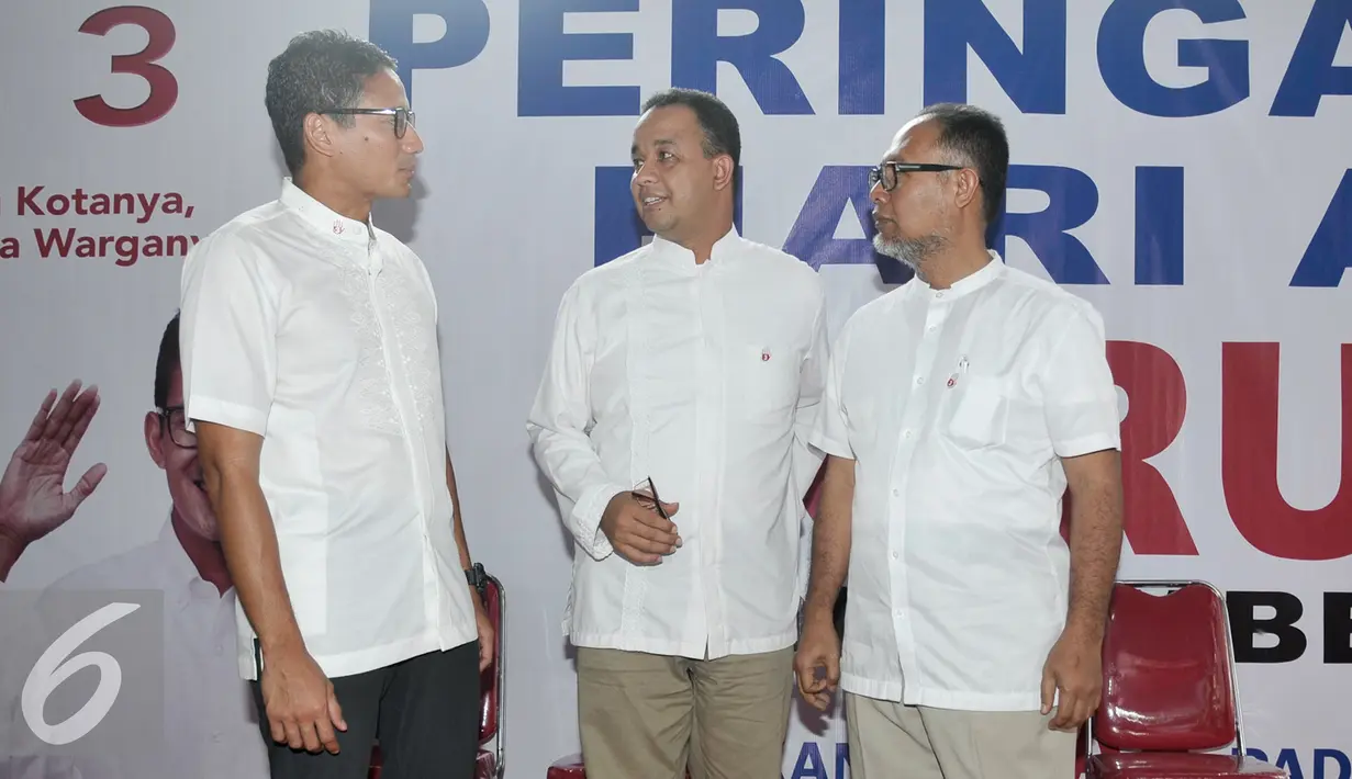 Ki-ka: Sandiaga Uno, Anies Baswedan dan Bambang Widjojanto saat memperingati Hari Anti Korupsi di Posko Cicurug, Jakarta, Jumat (9/12). Mereka berbicara soal korupsi yang sedang menjadi masalah di Republik Indonesia. (Liputan6.com/Yoppy Renato)