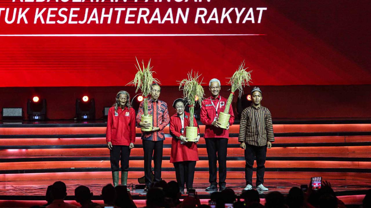 Beredar kabar Jokowi meminta bertemu Megawati. Hasto Kristiyanto mengaku tidak pernah mendengar kabar tersebut. <br>
