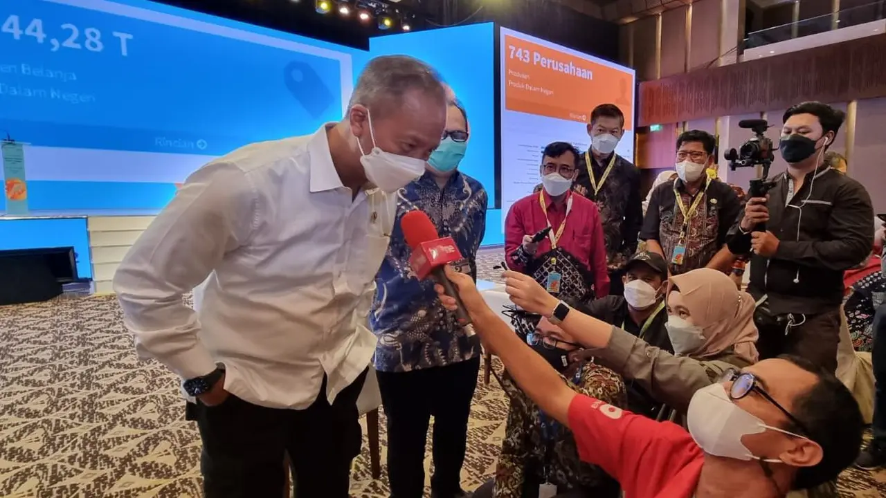 Menteri Perindustrian Agus Gumiwang Kartasasmita meninjau gelaran Business Matching Belanja Produk Dalam Negeri di Hotel Grand Hyatt, Nusa Dua, Bali, Rabu (23/3/2022).