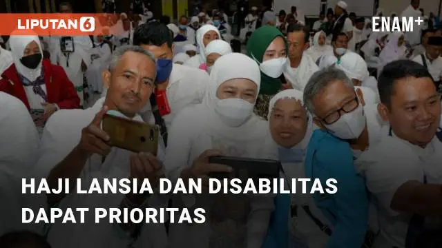 Petugas Penyelenggara Ibadah Haji Madinah memberikan pelayanan prioritas kepada jemaah lansia dan penyandang disabilitas