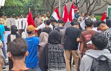 Aksi Damai di Depan Kantor Kementerian Haji dan Umrah, Ini yang Diminta Massa