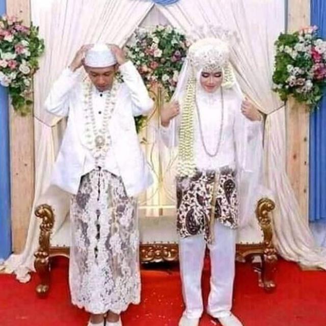 6 Momen Apes Salah Pakai Baju Ini Bikin Malu, Rasanya Ingin Segera Pulang