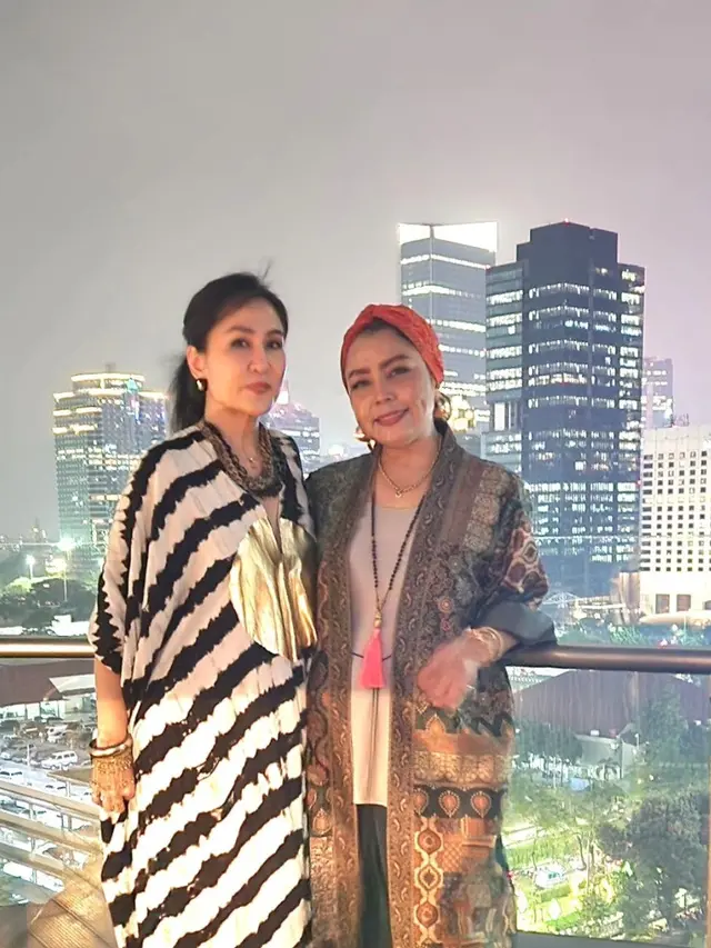 Mayangsari Buka Puasa Bareng Geng Sosialita