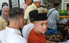 FOTO: Air Mata Iringi Kepergian Mpok Alpa, Komedian yang Tetap Ceria Meski Sakit
