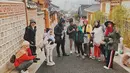 Gen Halilintar juga pernah menghabiskan liburan di Korea Selatan. Berfoto di salah satu desa terkenal di Seoul, Bukchon Hanok menjadi salah satu pilihan mereka. (Liputan6.com/IG/genhalilintar)