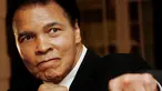 Mantan petinju dunia, Muhammad Ali saat mengikuti upacara Penghargaan Kristal di Forum Ekonomi Dunia ( WEF ) di Swiss, 28 Januari 2006. Muhammad Ali, meninggal dunia pada Jumat (3/6) di rumah sakit di Phoenix, Arizona. (REUTERS/Andreas Meier)