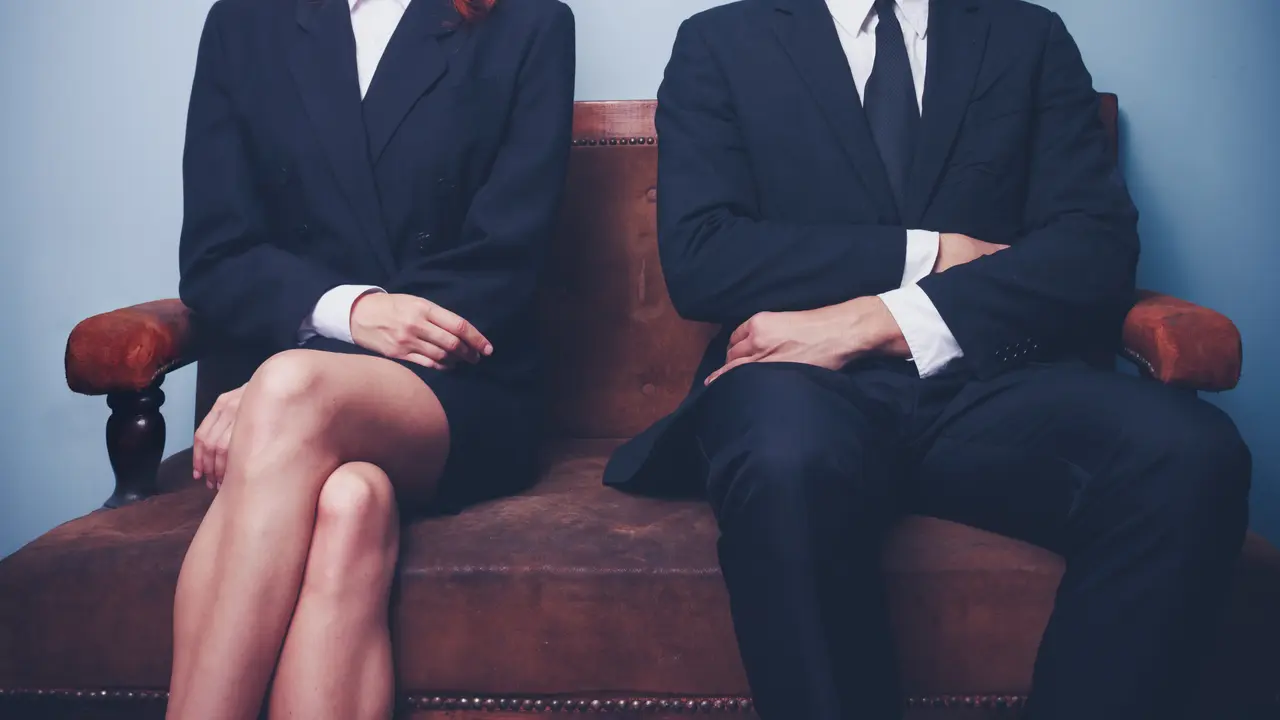 Pria Nggak Modal, Pakai Uang Pacar untuk Traktir Selingkuhannya