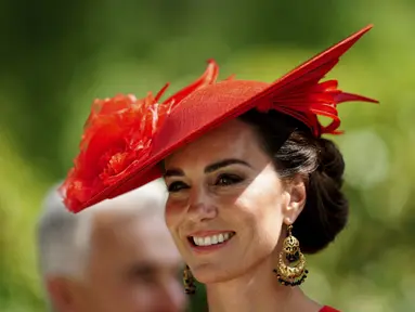 Putri Wales dari Inggris, Kate Middleton tersenyum saat menghadiri hari keempat pertemuan pacuan kuda Royal Ascot, di Arena Balap Ascot di Ascot, Inggris, Jumat, 23 Juni 2023. (David Davies/PA via AP)