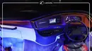 Tidak hanya di bagian exterior, Legacy SR3 Ultimate juga memiliki interior yang elegan. Adapun sisi elegannya terdapat pada bagian dashboard yang berbahan kulit memiliki sentuhan panel kayu.Didekat kemudi, bagian Dashboard diberi sentuhan warna emas dengan material yang bernama Chrome Gold yang tentunya juga diberi sentuhan panel kayu pada bagian cluster speedometer. (Source: instagram.com/@laksanabus)