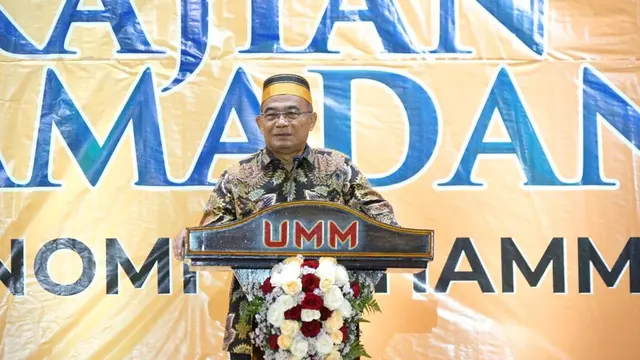 Menko PMK Muhadjir Effendy selaku Ketua Badan Pembina Harian UMM menghadiri Pelantikan Pimpinan Wilayah Muhammadiyah dan Aisyiyah Jawa Timur serta Kajian Ramadhan 1444 Hijriah di Dome UMM Jawa Timur. (Istimewa)