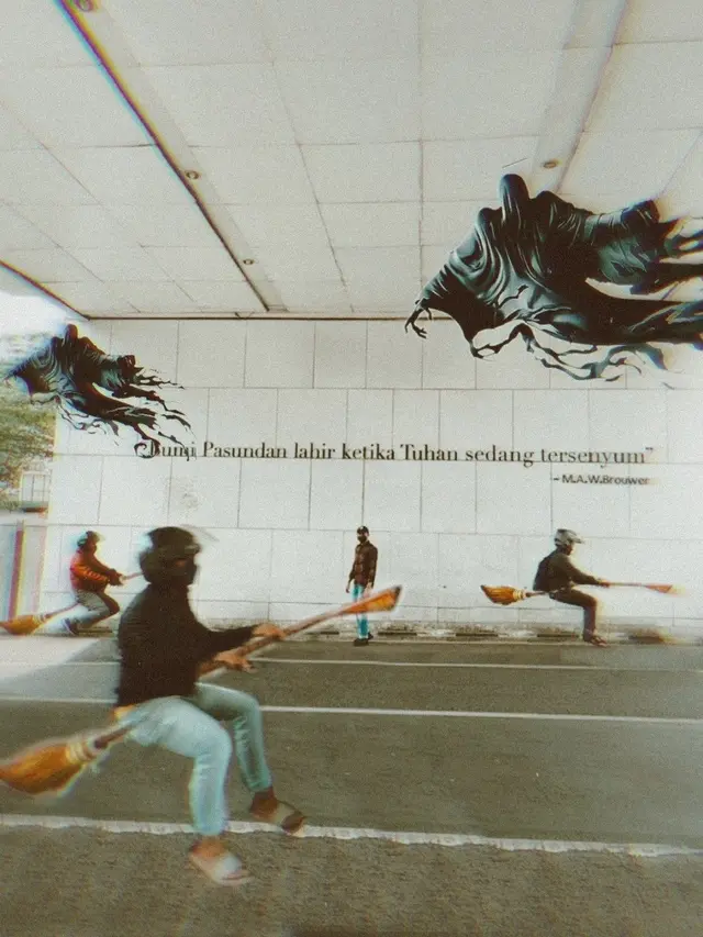 Minta Motor yang Lewat Dihilangkan, 6 Hasil Edit Foto Pria Ini Hasilnya Kocak