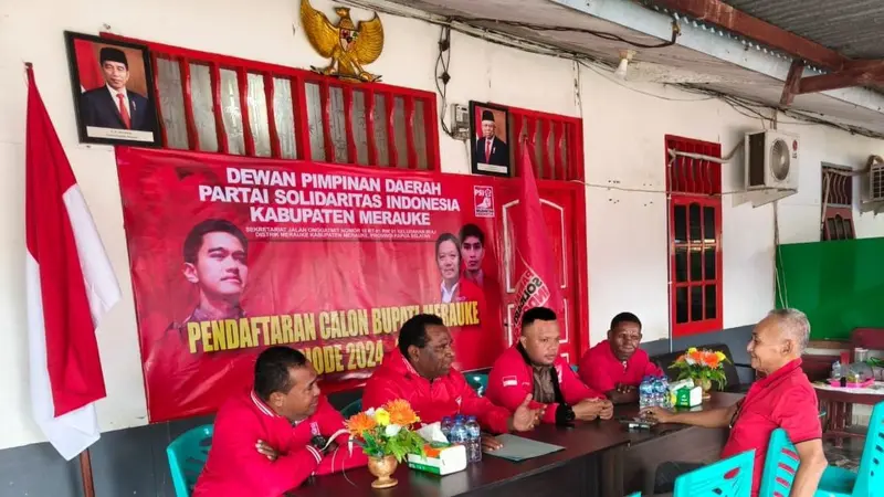 Dewan Pimpinan Pusat (DPP) Partai Solidaritas Indonesia (PSI) memberikan Surat Tugas kepada Jumino Renhard untuk maju sebagai Calon Bupati Merauke Periode 2024-2029 (Istimewa)