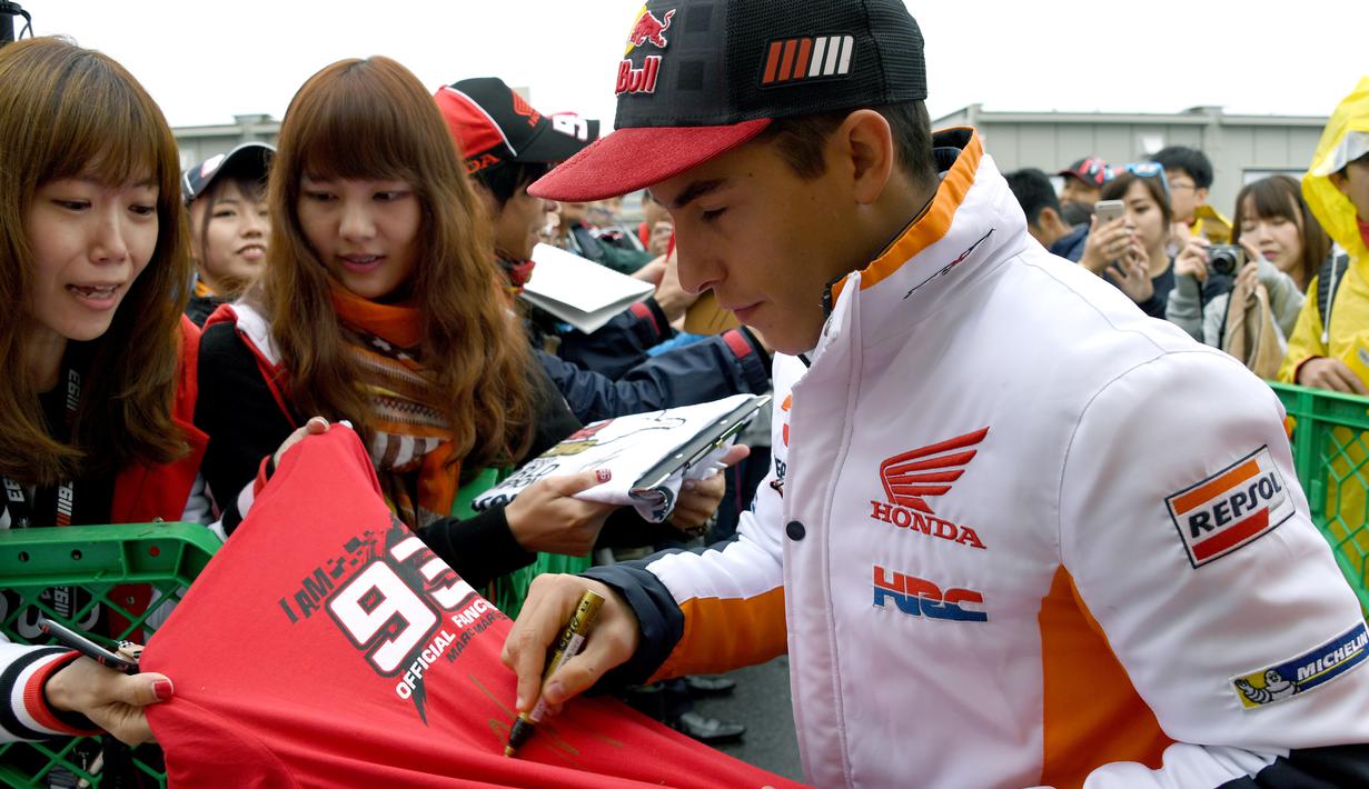Pebalap Honda, Marc Marquez meraih posisi ketiga pada kualifikasi MotoGP Japang di Twin Ring Motegi, (14/10/2017). Marquez mencatat waktu 1'53.903. (AFP/Toshifumi Kitamura)