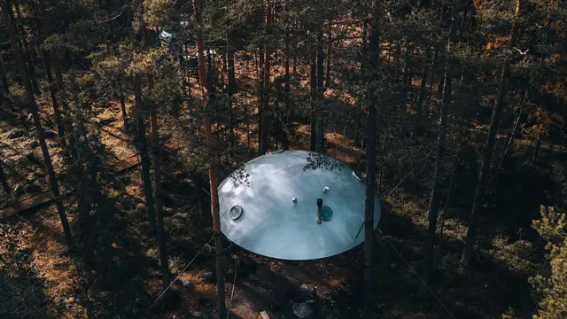 Ilustrasi UFO dan Alien
