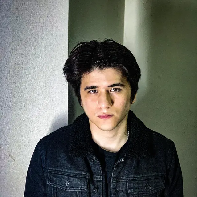 6 Potret James Thomas Smith, Pemeran Axel dalam Sinetron Anak Band