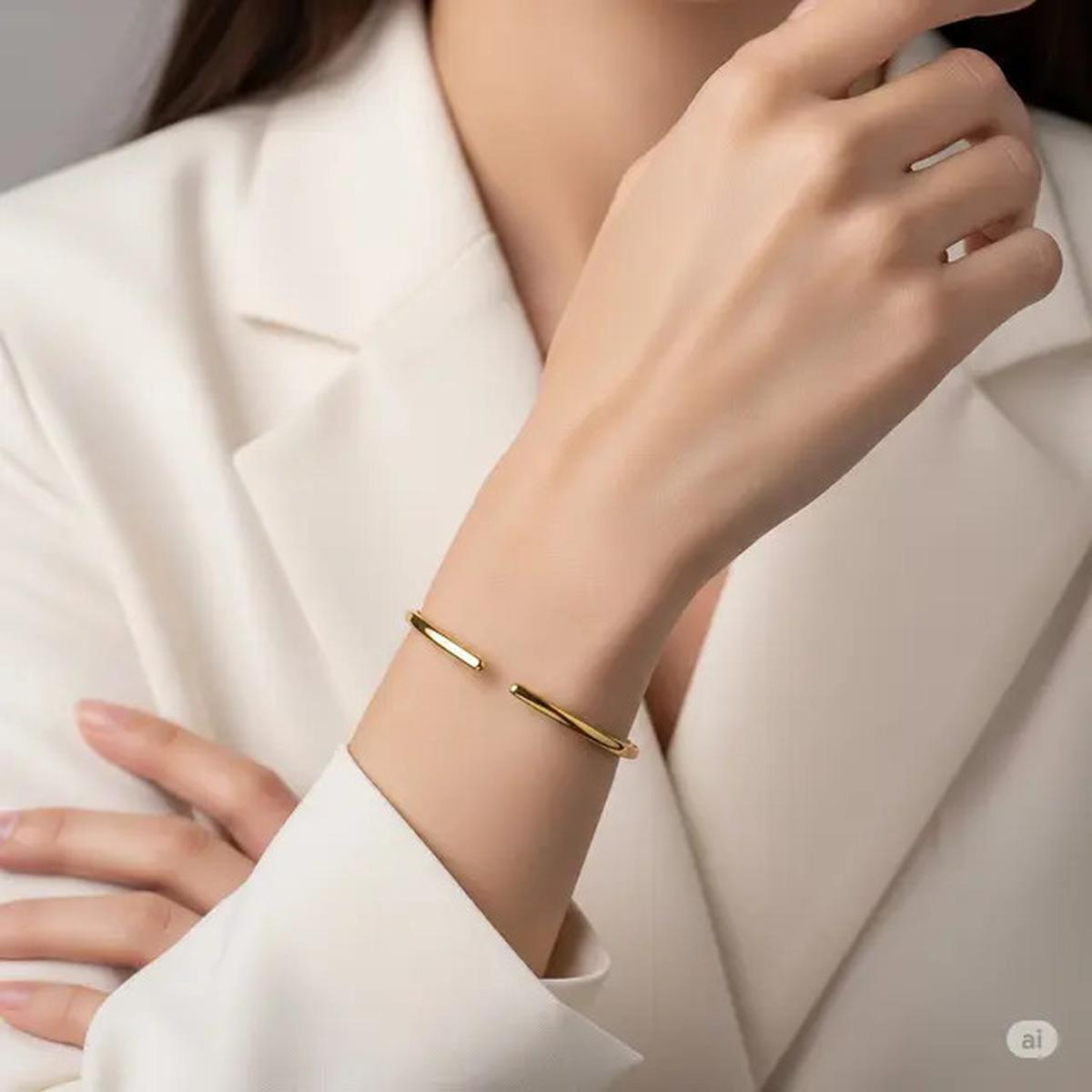 Gelang 3 Gram, 5 Gram, atau 20 Gram: Mana yang Cocok untuk Tangan Berisi?