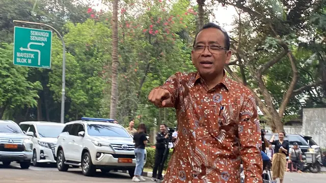 Menteri Sekretaris Negara Pratikno menghadap Presiden Terpilih Prabowo Subianto di Kediaman Kertanegara, Jakarta Selatan, pada Senin (14/10/2024).