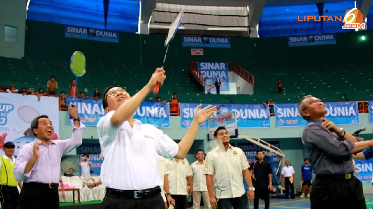 turnamen-bulutangkis131018b.jpg