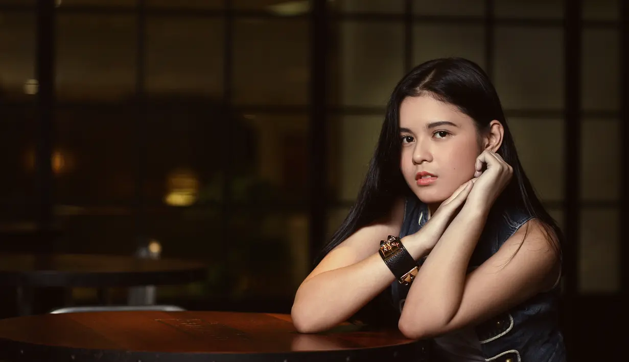 Rieski Rucita terus mengeksplorasi kemampuan aktingnya. 