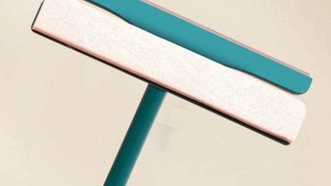 3.&nbsp;Menggunakan Sapu Karet