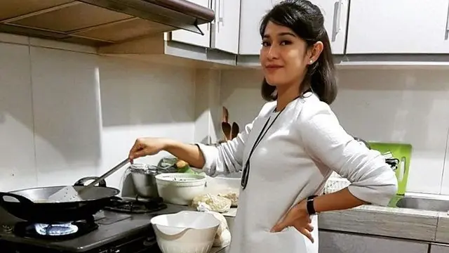 Masuk Kawasan Elit, Ini 7 Potret Rumah Mewah Dian Sastro