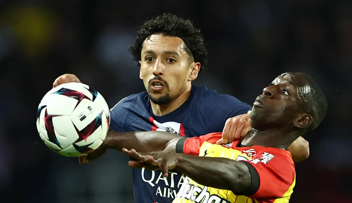 PSG mendapat 72 poin, unggul sembilan poin dari Lens yang berada di posisi kedua. (Photo by Anne-Christine POUJOULAT / AFP)