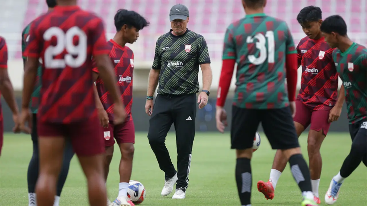 Persis Solo