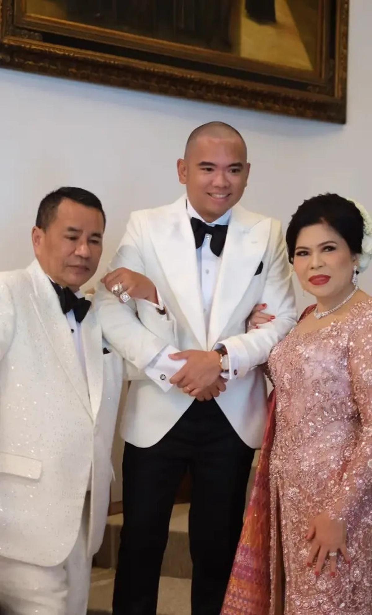 7 Potret Pernikahan Winona Delany dan Frank Hutapea Putra Hotman Paris, Khidmat