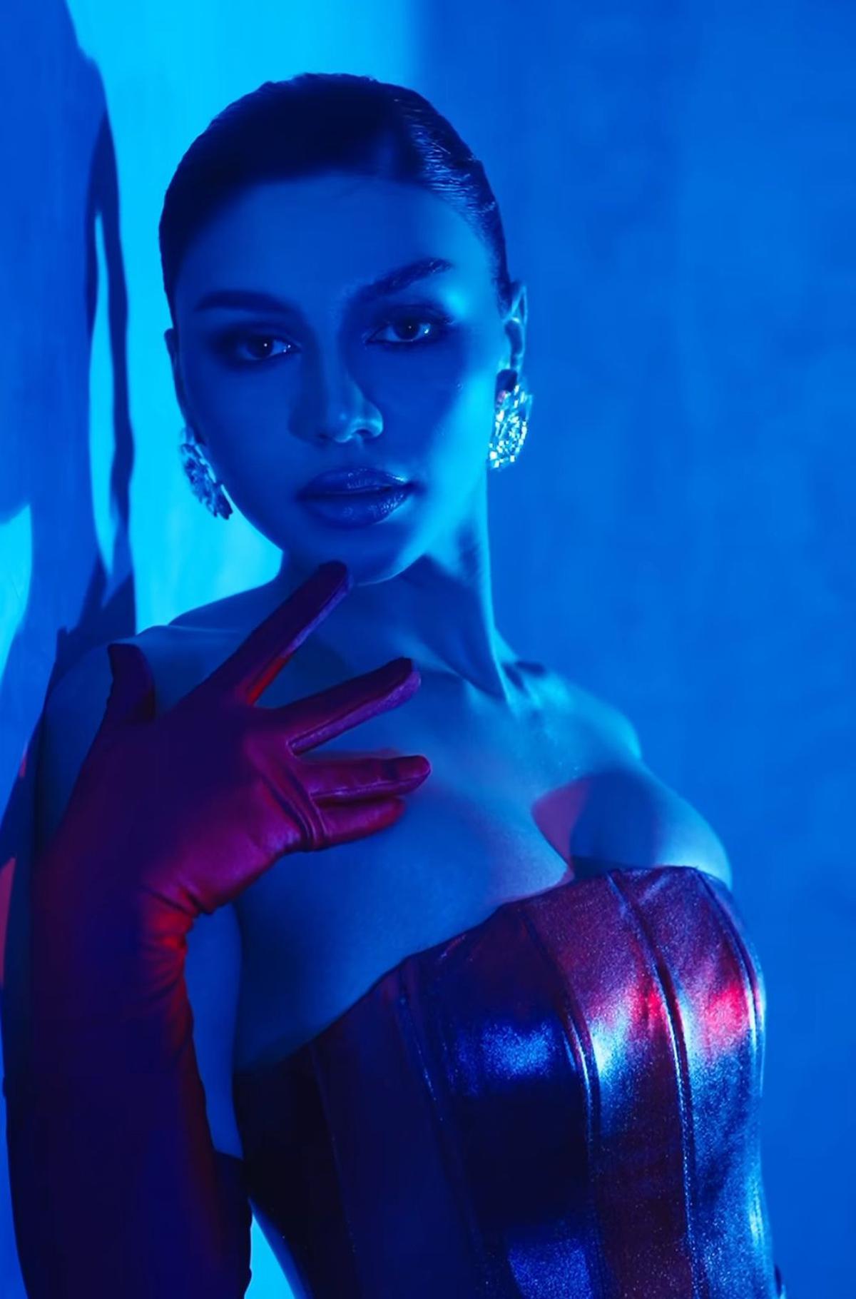Potret Cantik Jihane Almira Tampil Elegan dalam Pemotretan, Isyaratkan Debut di Miss Universe?