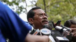 Jaksa Agung M Prasetyo masih merahasiakan kapan eksekusi akan dilakukan, Jakarta, Selasa (28/4/2015).  Namun, ia berjanji akan mengumumkan secepatnya setelah eksekusi dilakukan. (Liputan6.com/Faizal Fanani)