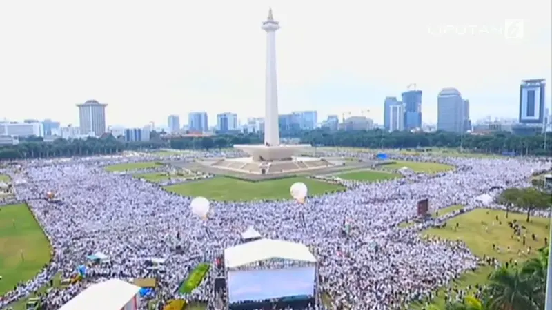 Demo 2 Desember di Monas.