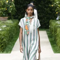 Kaftan Lebaran koleksi Tory Burch Spring/Summer 2019 (Foto: Tory Burch)