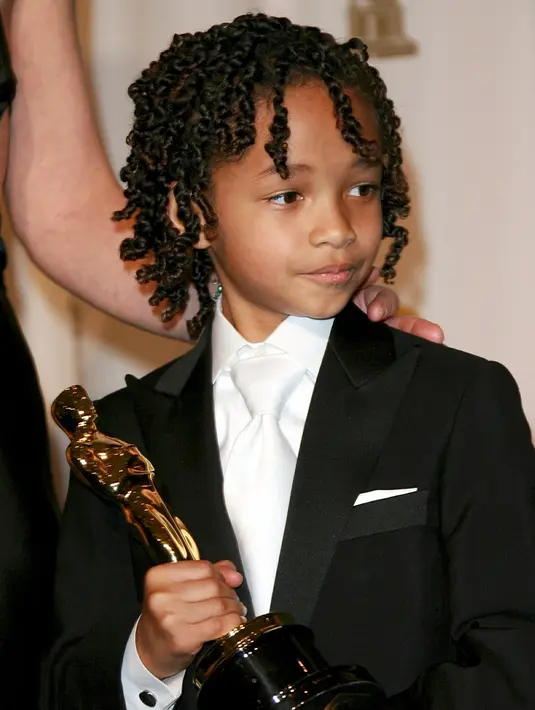 Nah kalau ini ketika Jaden Smith memeang piala Oscar. Gemas banget ya! (HollywoodLife)