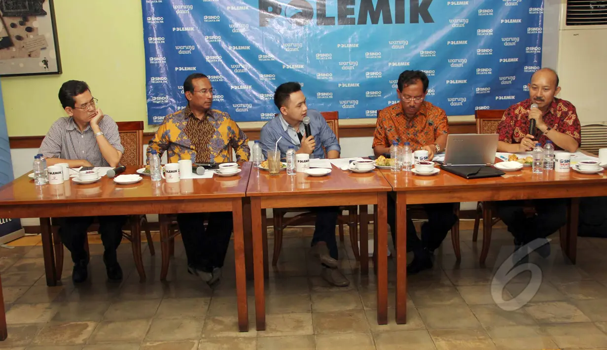 Suasana diskusi bertajuk "Kontroversi Cilamaya" di Warung Daun, Cikini, Jakarta, Sabtu (28/3/2015). (Liputan6.com/Helmi Afandi)