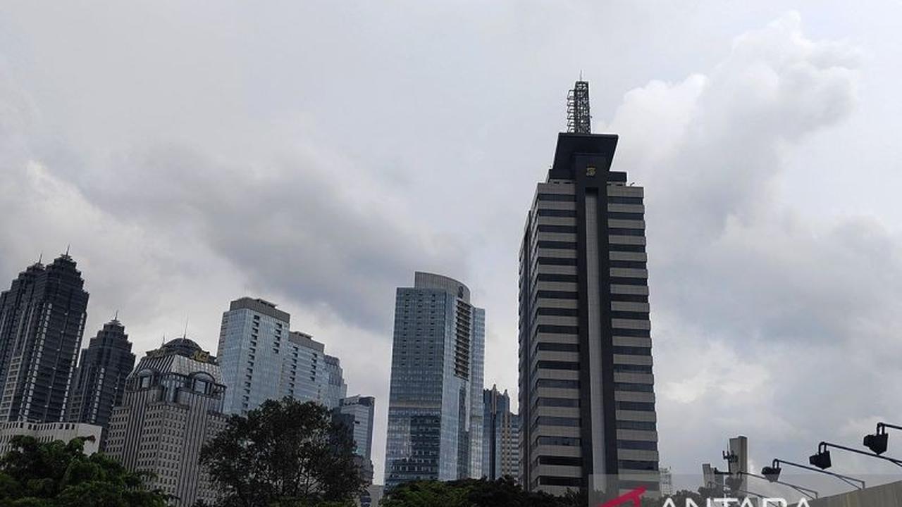 Prakiraan Cuaca BMKG: Mayoritas Wilayah Indonesia Berawan hingga Hujan pada Minggu Ini