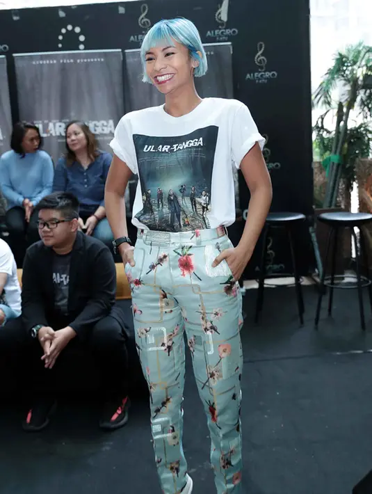 Dalam film terbarunya Ular Tangga, Shareefa Daanish berperan sebagai Gina. Anak gunung yang memiliki profesi sebagai guide. Peran itu diambil setelah mendapat restu suami, Farri Icksan. (Deki Prayoga/Bintang.com)