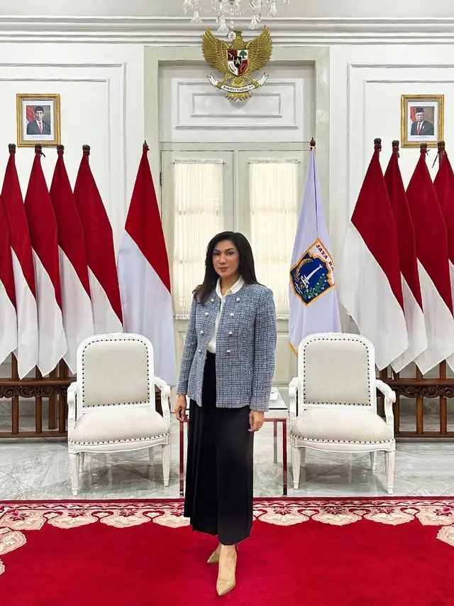 Deretan Artis yang Masuk Jajaran Staf Khusus Presiden, Terbaru Raline Shah (credit: instagram/fifialeydayahya)