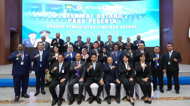 Wakil Menteri Dalam Negeri (Wamendagri) Akhmad Wiyagus saat membuka Kursus Pemantapan Pimpinan Daerah (KPPD) Angkatan IV Tahun 2026 di Gedung Sasana Bhakti Praja, Kantor Pusat Kemendagri. (Dok: Kemendagri)