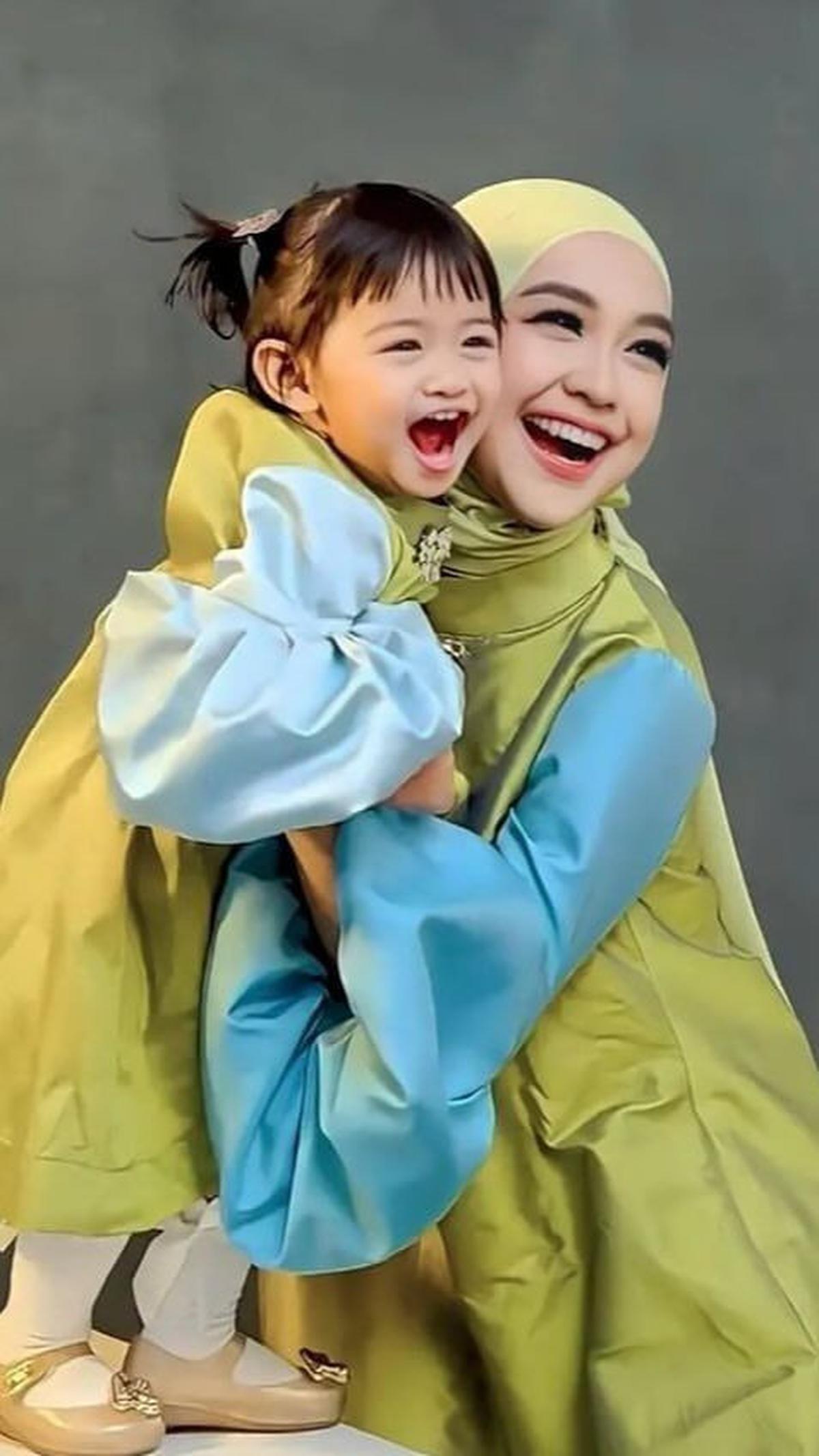 Adik dari seorang Ustadzah