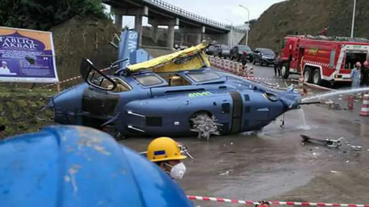 Helikopter Milik PT IMIP Jatuh di Area Tambang