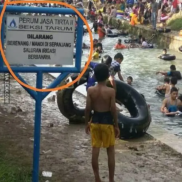 6 Potret Orang Melanggar Aturan di Tempat Umum Ini Bikin Geleng Kepala