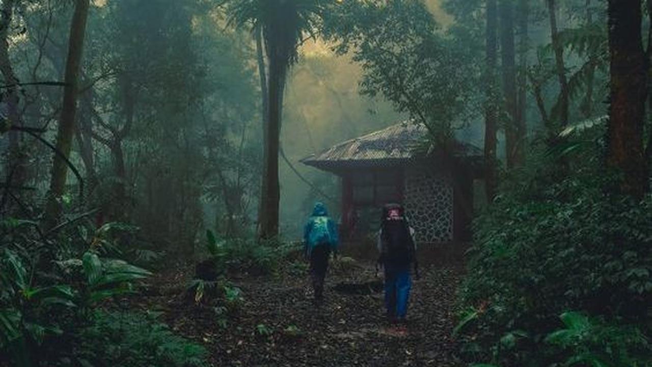 Larangan menginjak area tertentu