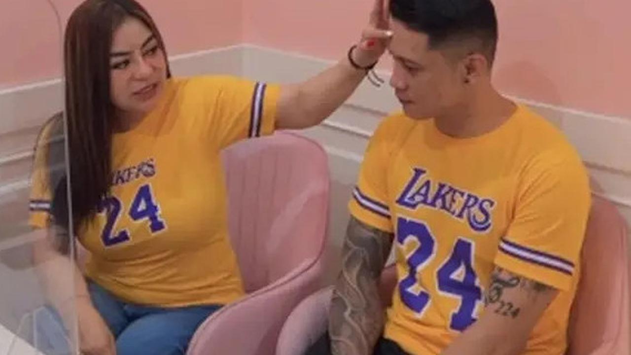 Romantis Banget! Anisa Bahar dan Suami Baru Selalu Tampil Serasi