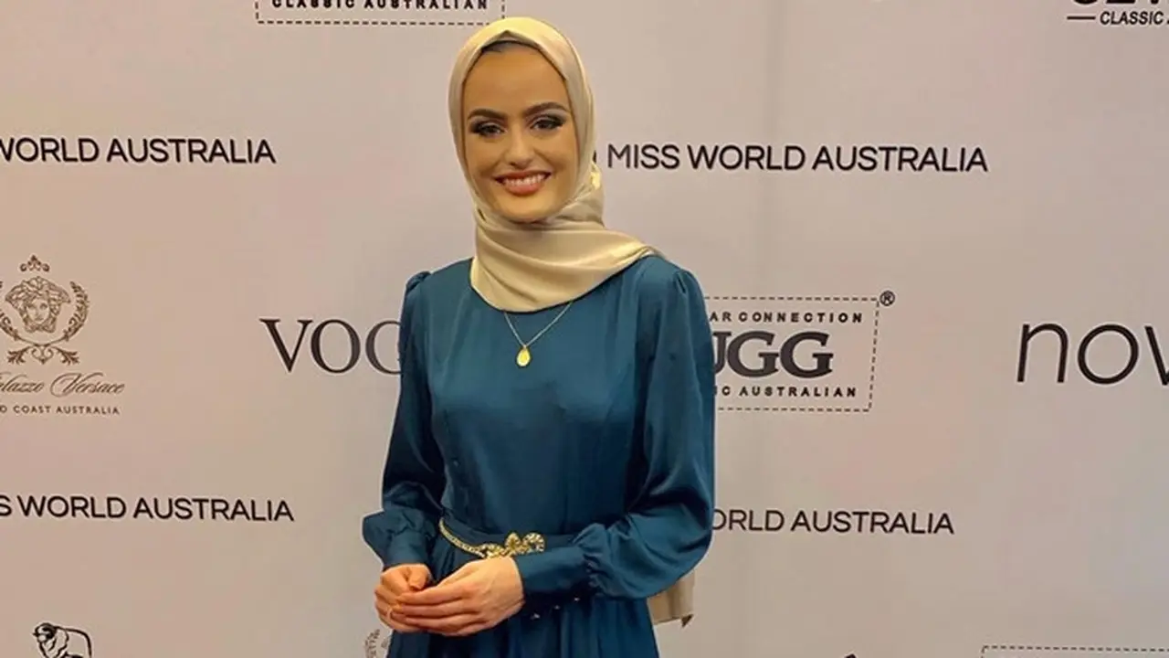 7 Pesona Emma Maree, Satu-satunya Finalis Miss World Australia 2020 yang Berhijab