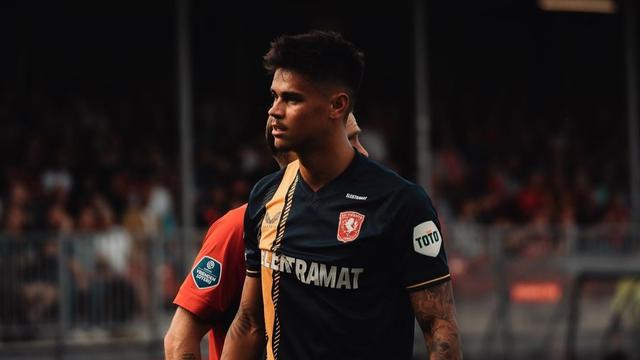 Mees Hilgers - FC Twente di Eredivisie 2024/2025